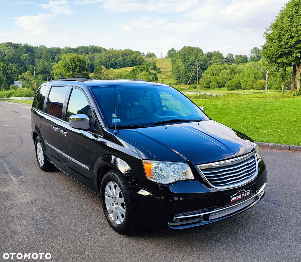 Chrysler Town & Country 3.6 Limited - 13