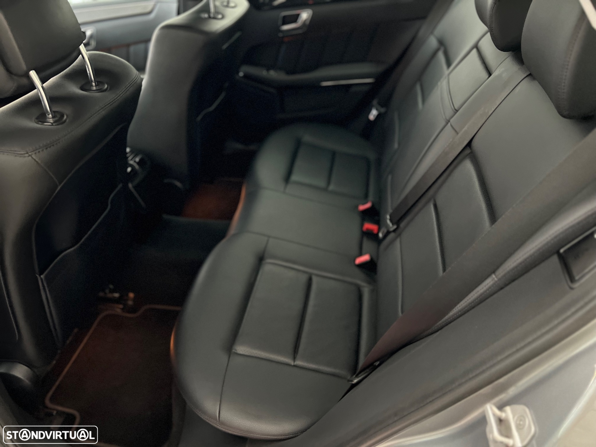 Mercedes-Benz E 250 CDi Avantgarde BlueEfficiency - 27
