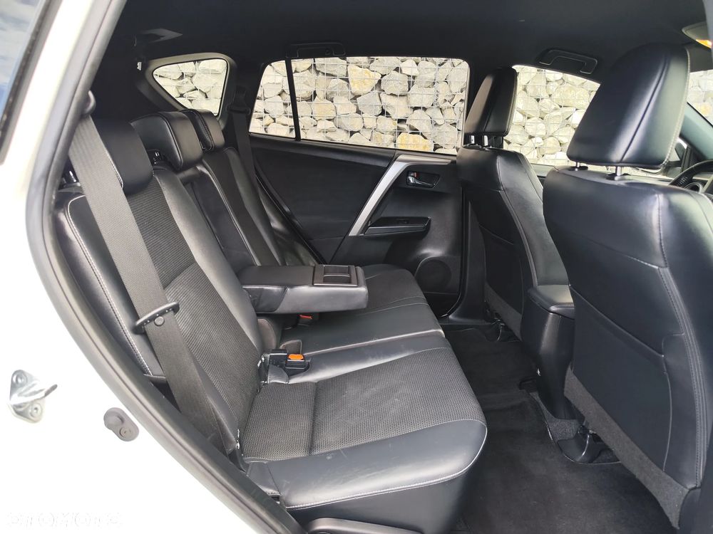 Toyota RAV4 2.0 D-4D Prestige 4x2 - 8