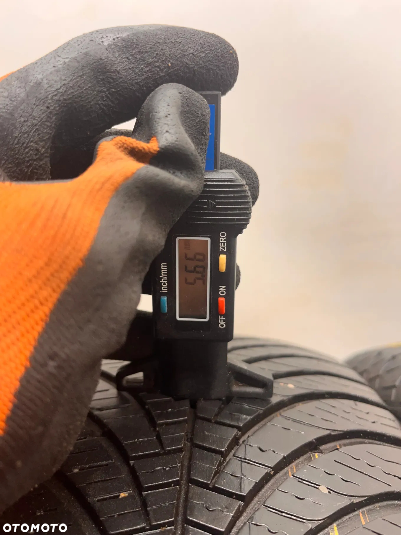 G-2329 195/65R15 91H GOODYEAR VECTOR4SEASON - 2