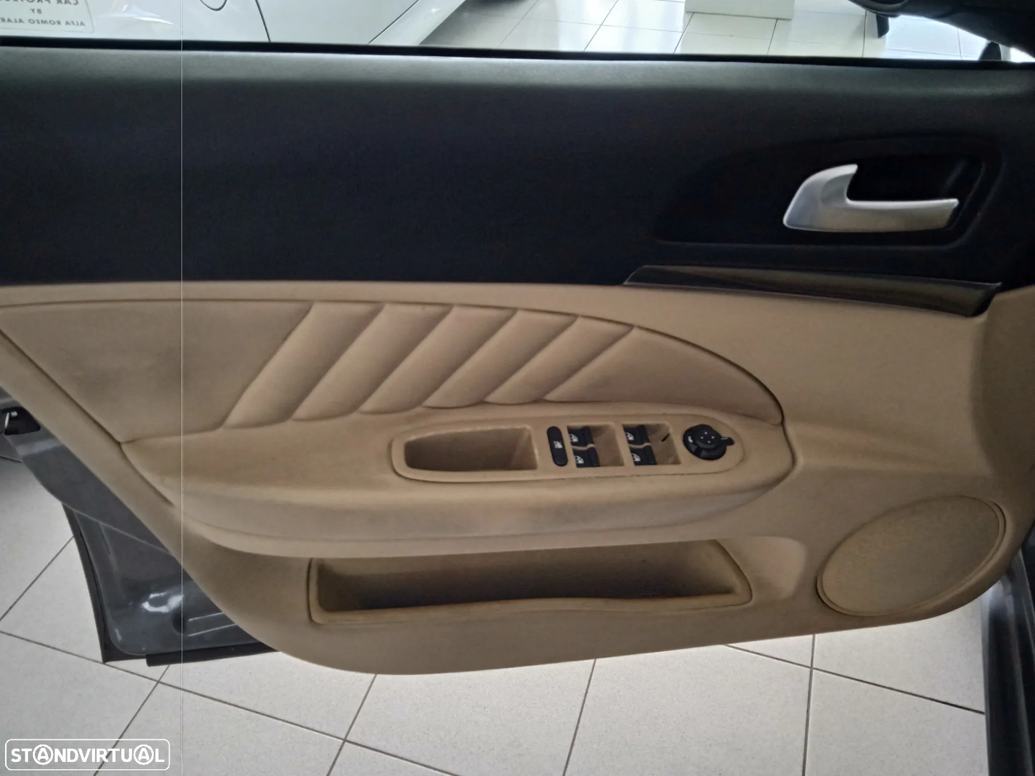 Alfa Romeo 159 Sportwagon 2.0 JTDm Distinctive - 9