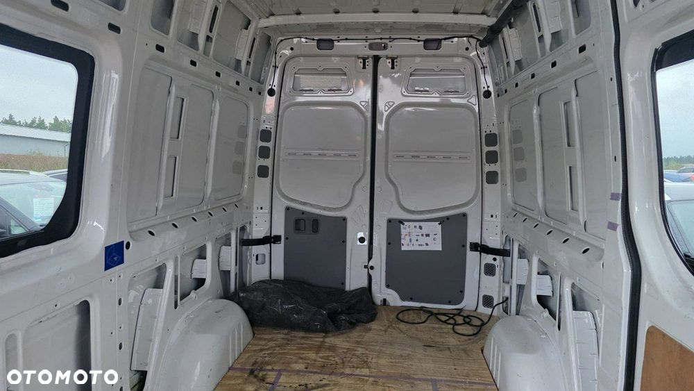 Volkswagen Crafter - 16