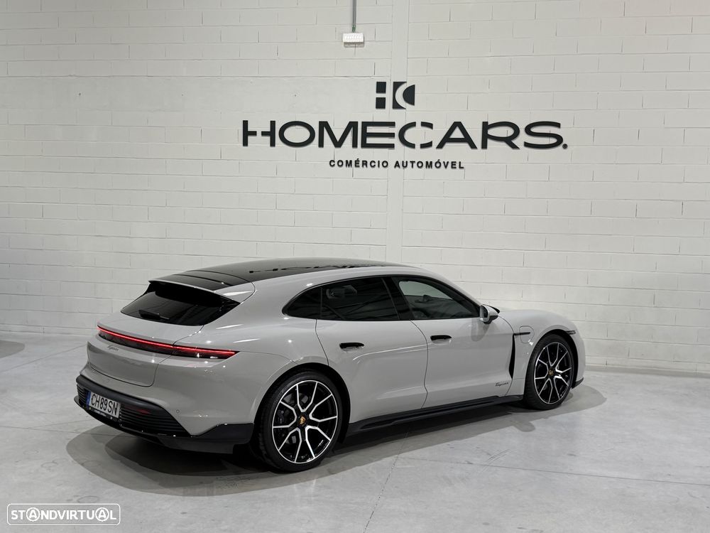 Porsche Taycan Sport Turismo - 12