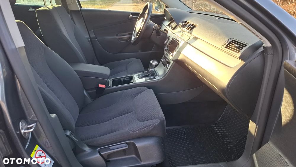 Volkswagen Passat 2.0 TDI Comfortline DSG - 14