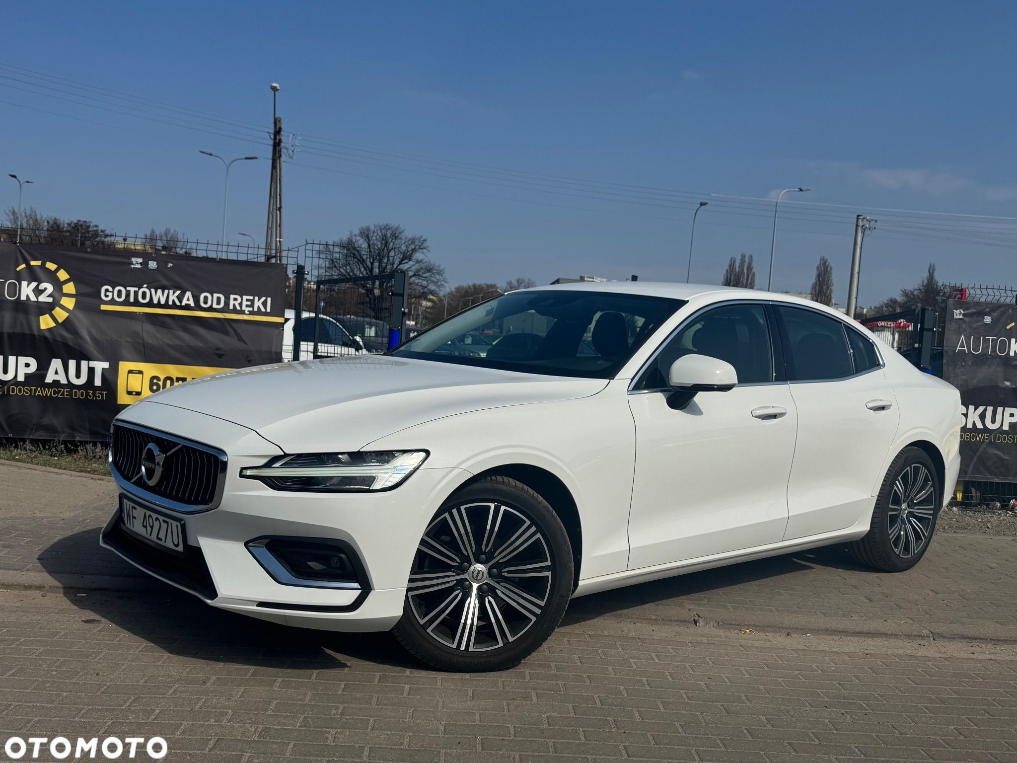 Volvo S60 T4 Drive-E Dynamic Edition (Kinetic) - 1