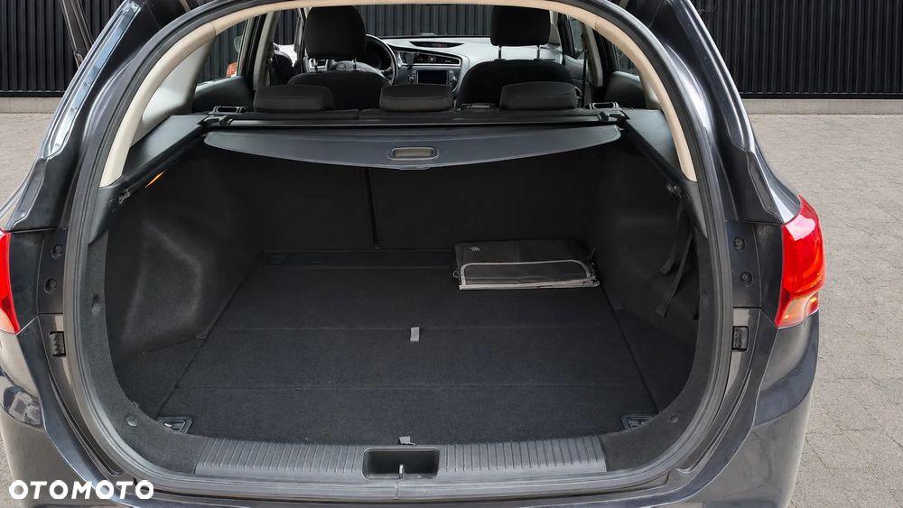 Kia Ceed - 12