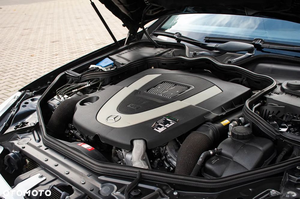 Mercedes-Benz CLS 500 - 35