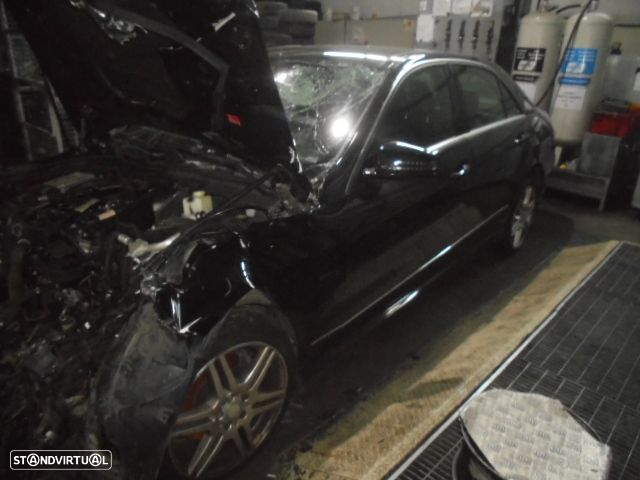 Carro MOT:    CXVEL:2122705600/7226460 MERCEDES  W212 2010 E220 CDI 170CV 4P PRETO DIESEL - 4
