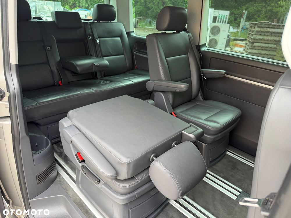 Volkswagen Multivan - 11