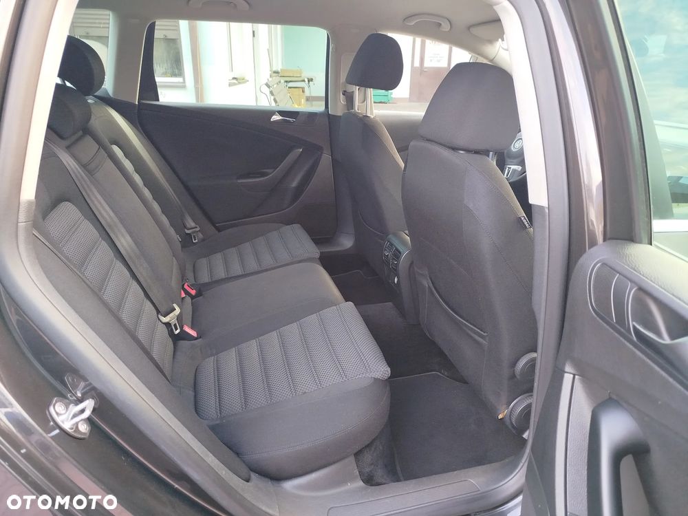 Volkswagen Passat 2.0 Blue TDI DPF Sportline - 13