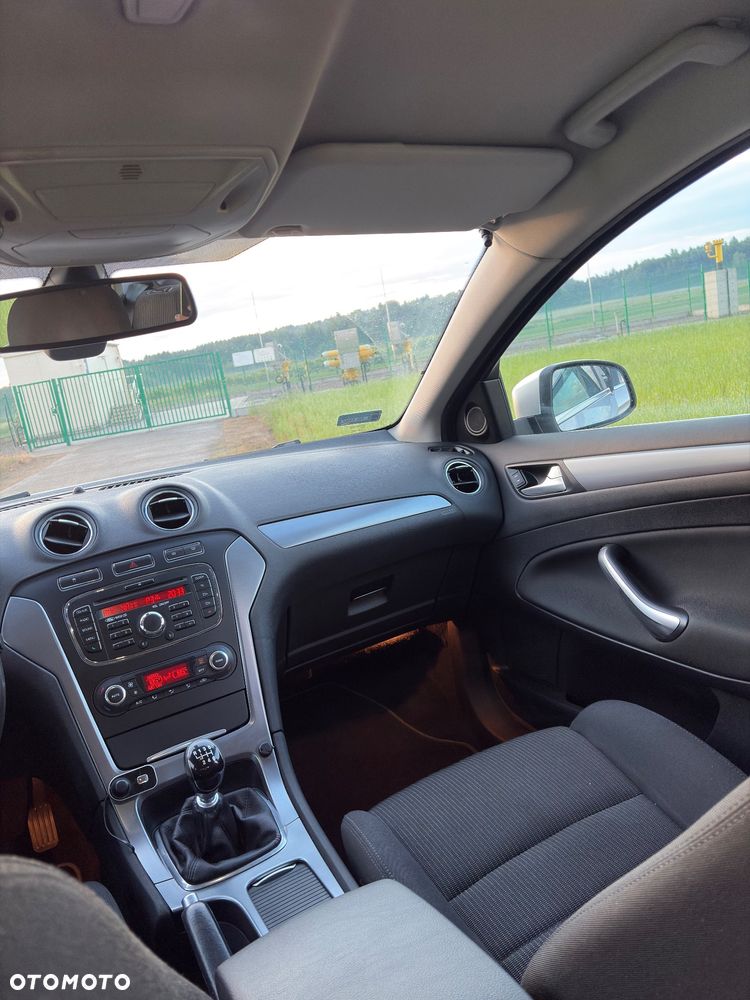 Ford Mondeo 2.0 TDCi Titanium - 27