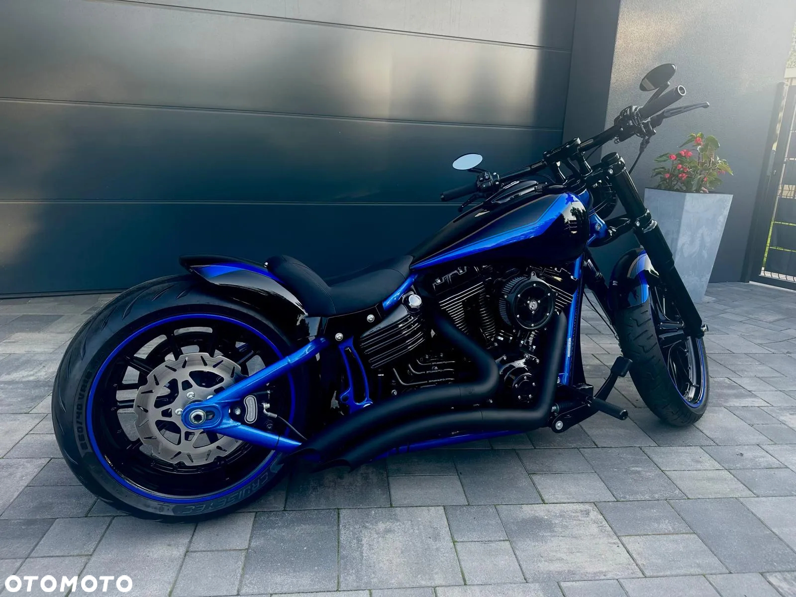 Harley-Davidson Softail Breakout - 5