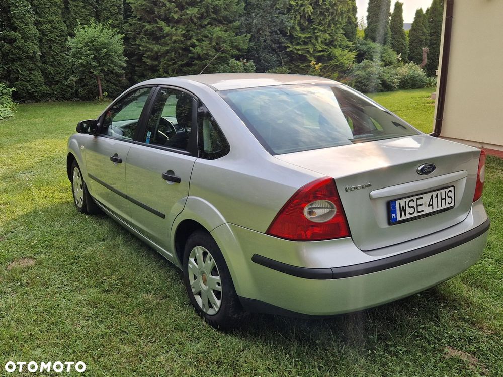Ford Focus 1.6 Ambiente - 8