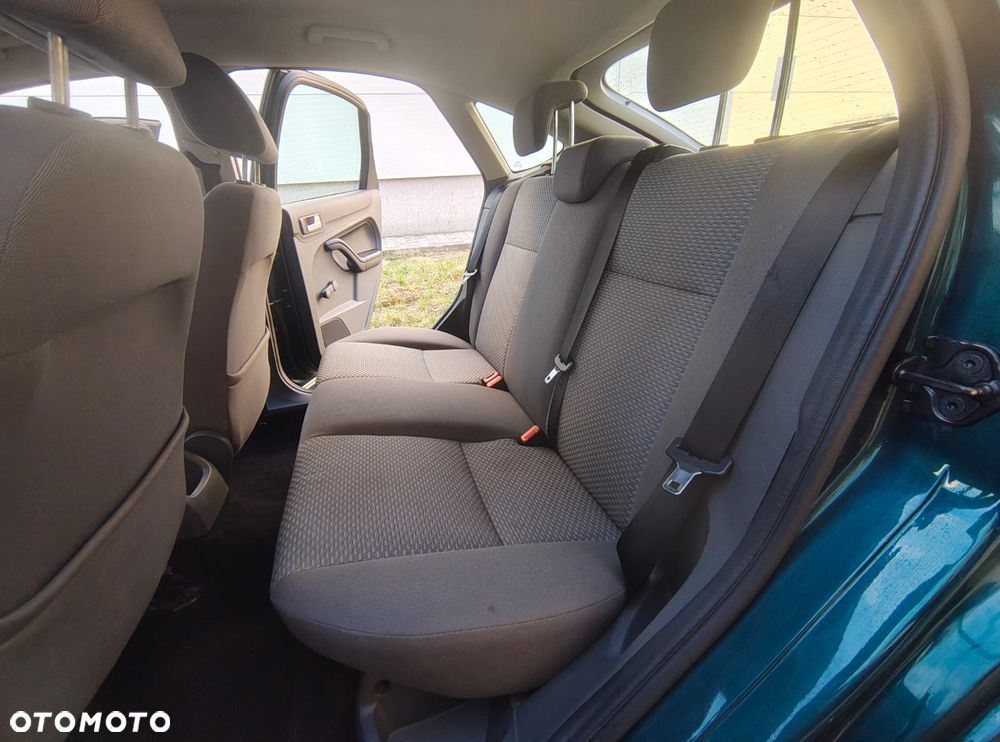 Ford Focus 1.6 16V Style - 16