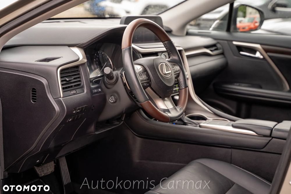 Lexus RX - 12