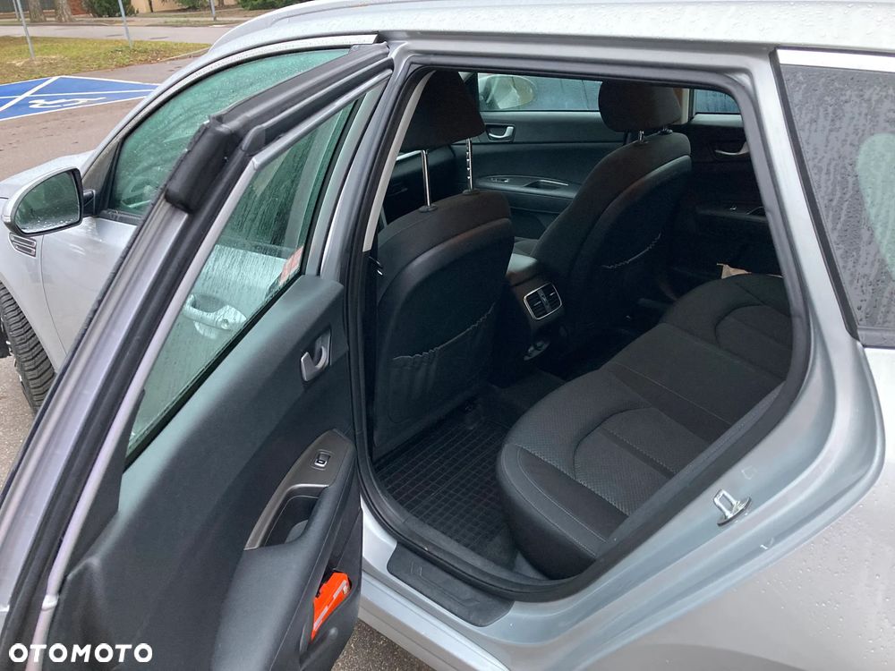 Kia Optima 2.0 M - 11