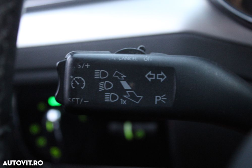 Skoda Superb 2.0 TDI Elegance DSG - 14