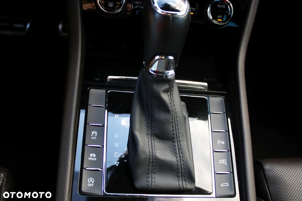 Skoda Superb 2.0 TSI L&K DSG - 34