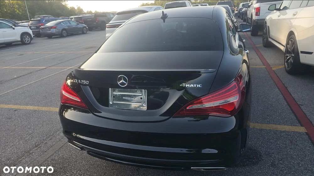 Mercedes-Benz CLA 250 4Matic 7G-DCT AMG Line - 6