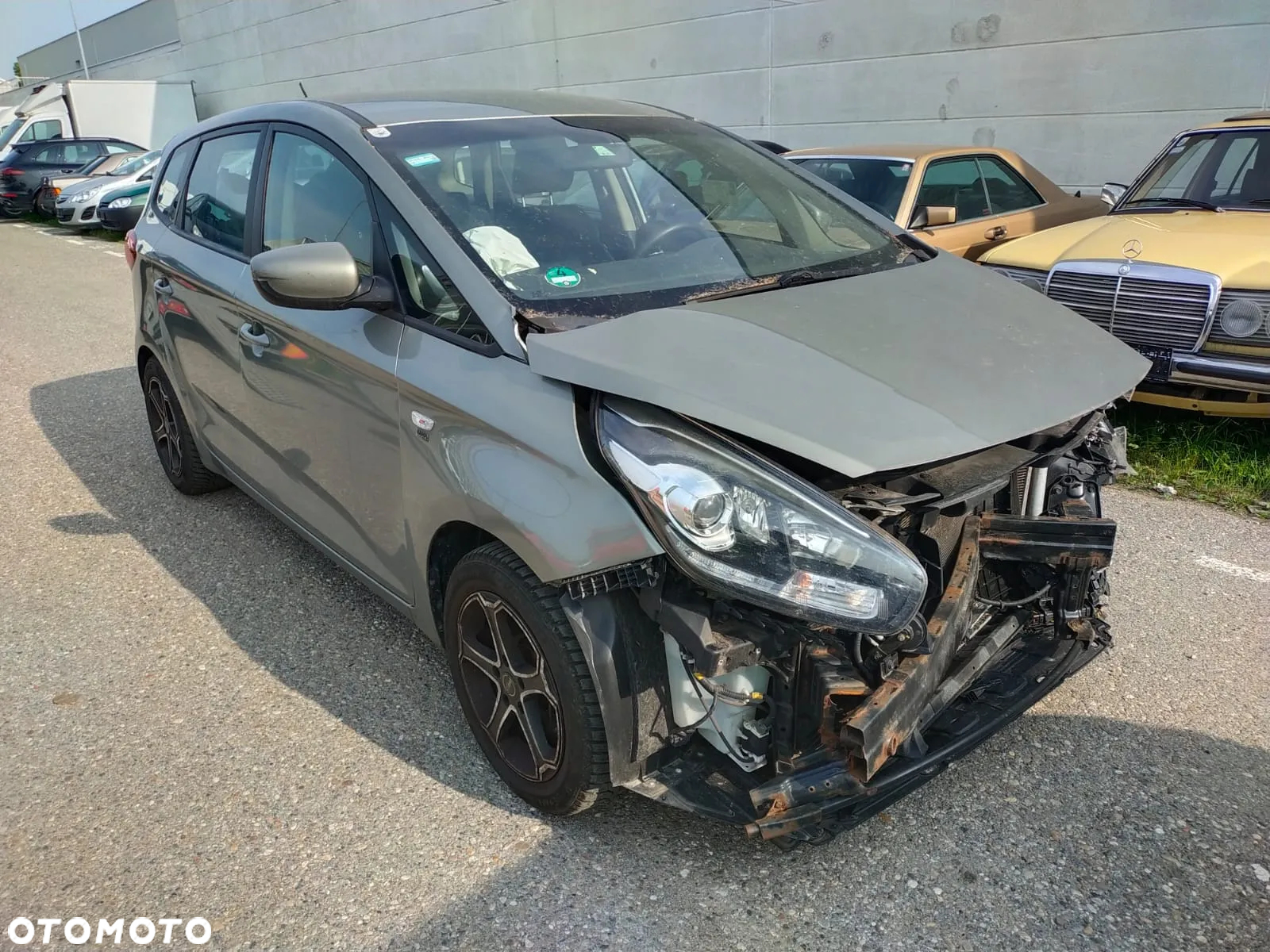Kia Carens 1.6 GDI M - 3