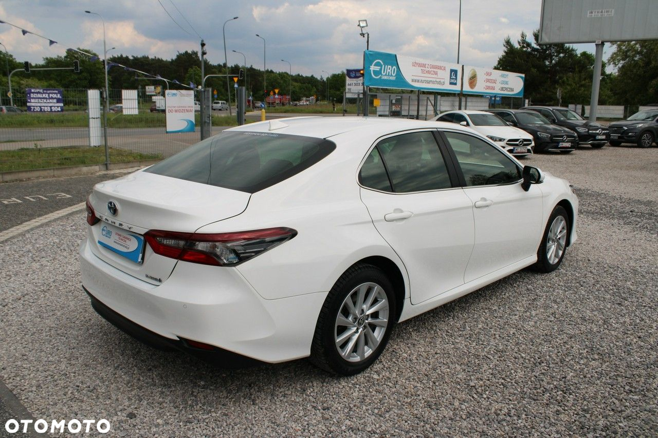 Toyota Camry - 6