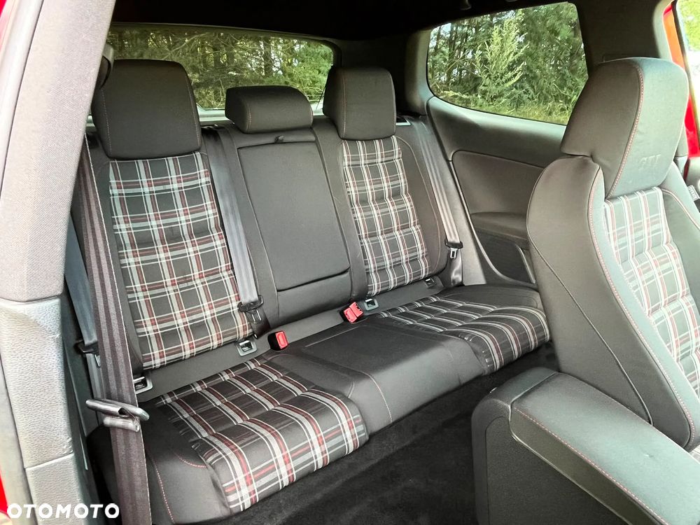 Volkswagen Golf 2.0 GTI - 26