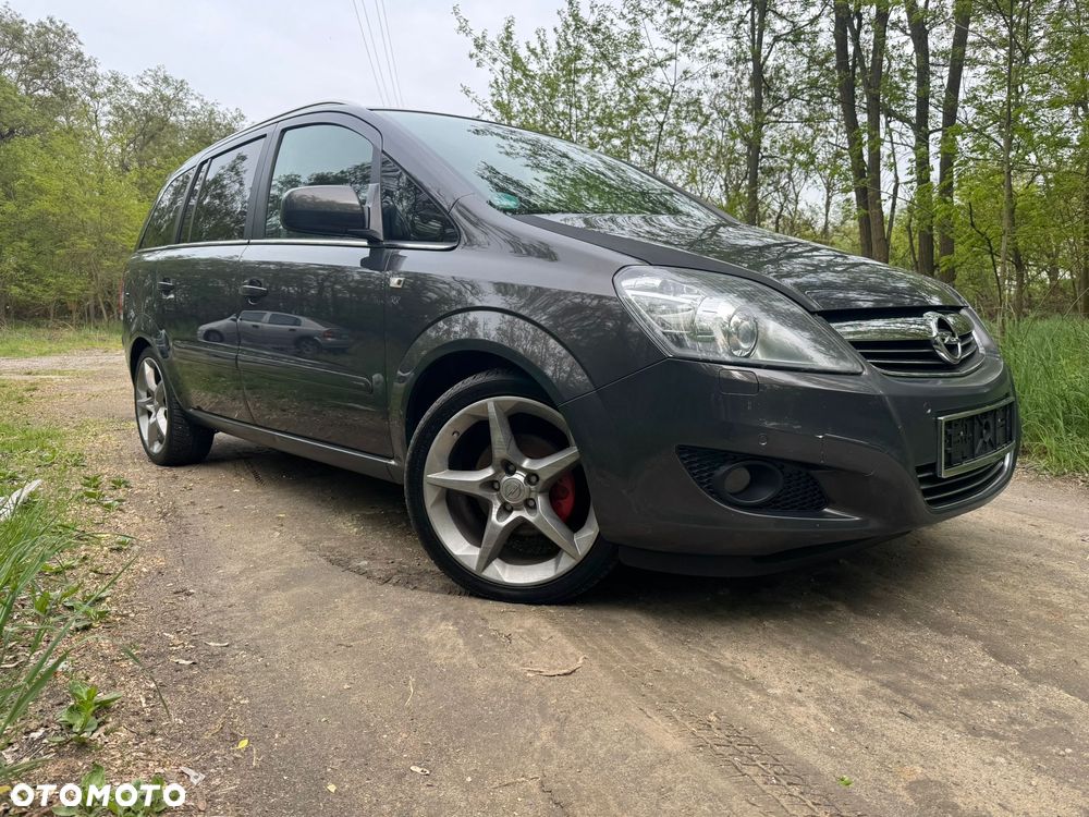 Opel Zafira 1.8 Design Edition - 1