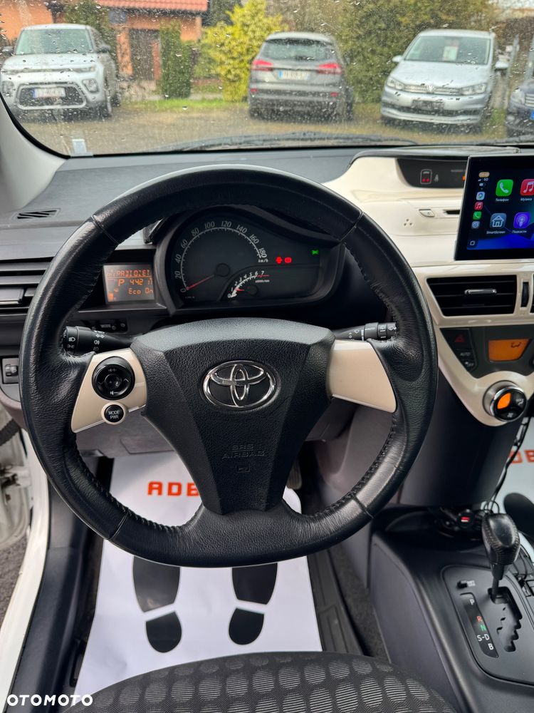 Toyota iQ 1.0 Multidrive + - 11