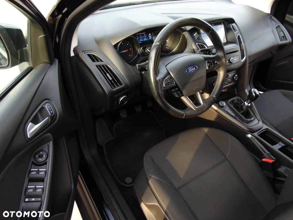 Ford Focus - 8