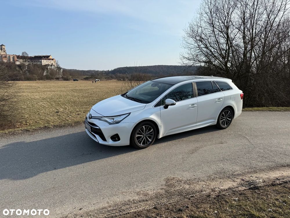 Toyota Avensis 2.0 D-4D Premium - 16