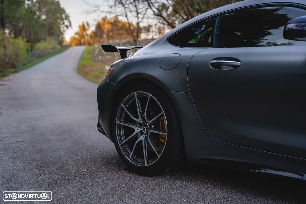 Mercedes-Benz AMG GT R - 8