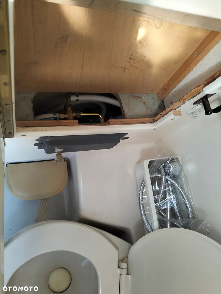 Volkswagen Caravelle - 21