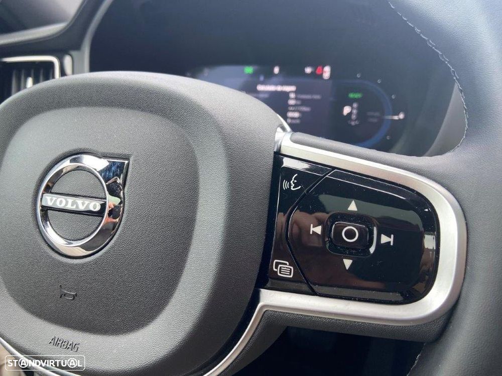 Volvo XC 60 2.0 T6 PHEV Ultra Bright - 32