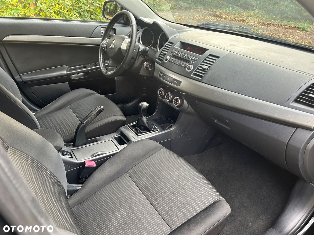 Mitsubishi Lancer 1.6 Invite - 19