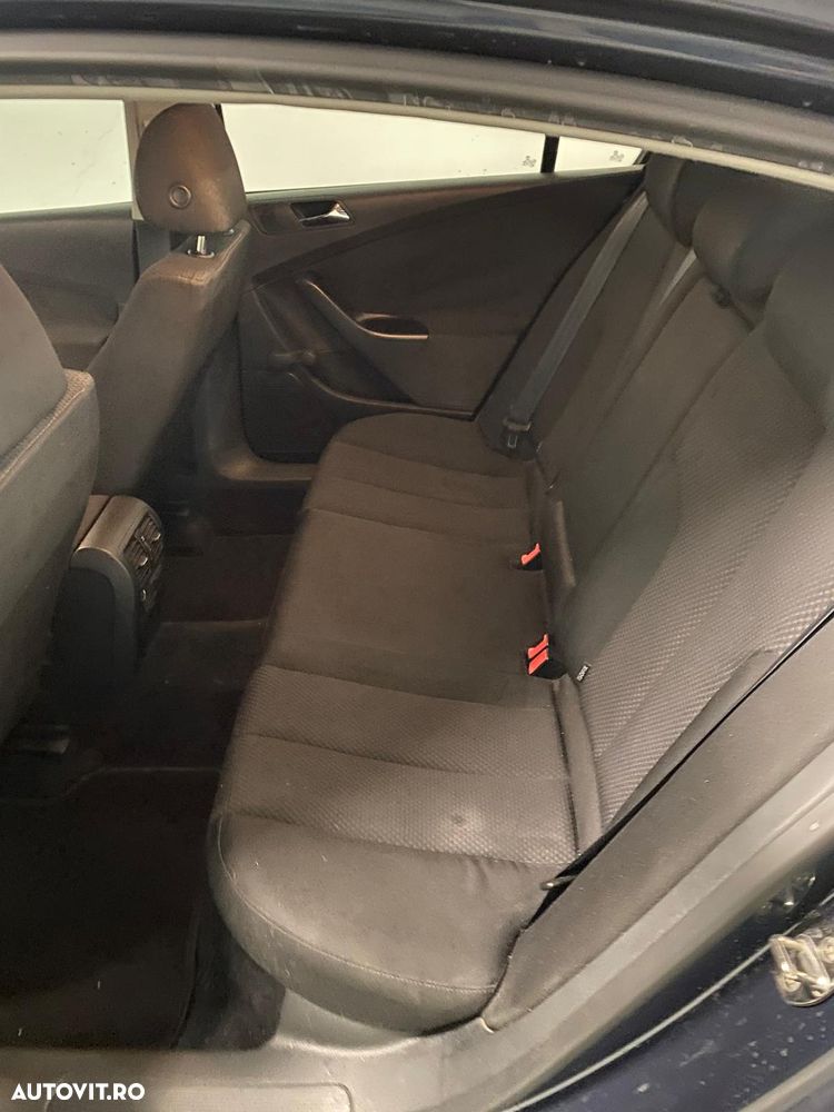 Volkswagen Passat 2.0 TDI Trendline - 7