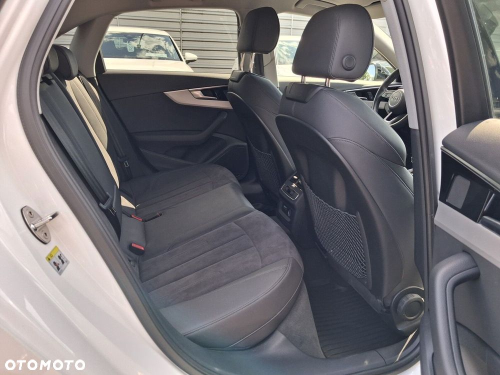 Audi A4 Limousine - 14