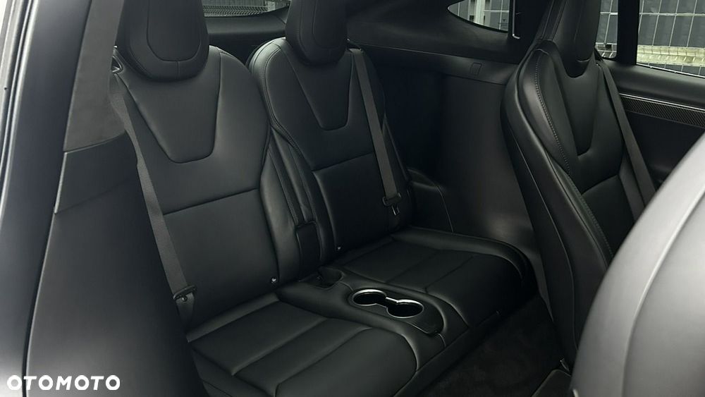 Tesla Model X - 15