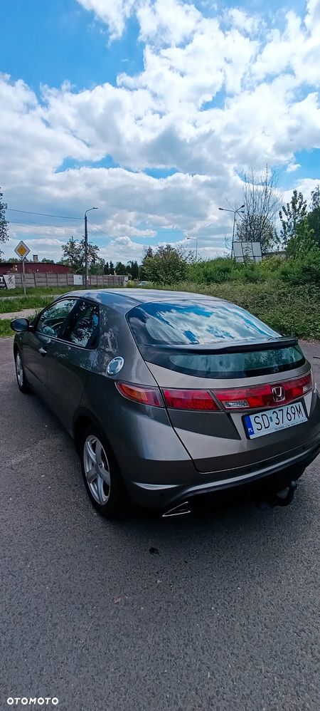 Honda Civic 1.8 Comfort - 11