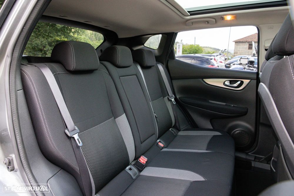 Nissan Qashqai 1.5 dCi N-Connecta Led - 9