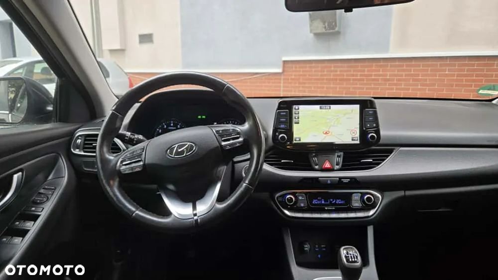 Hyundai i30 1.4 T-GDI Intro Edition - 11