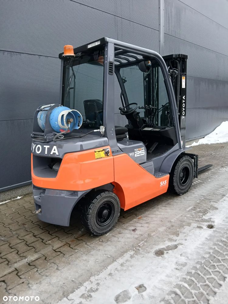 Toyota 02-8FGF25 - 6