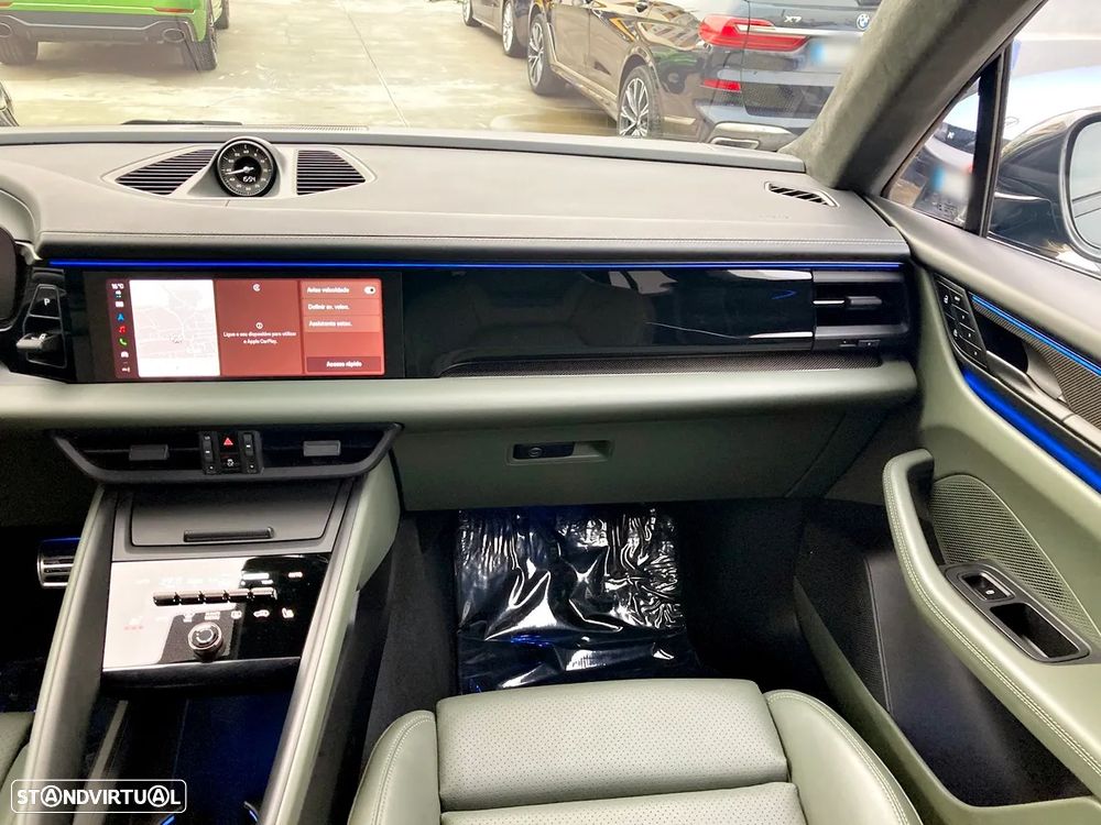 Porsche Macan Electric Turbo - 11