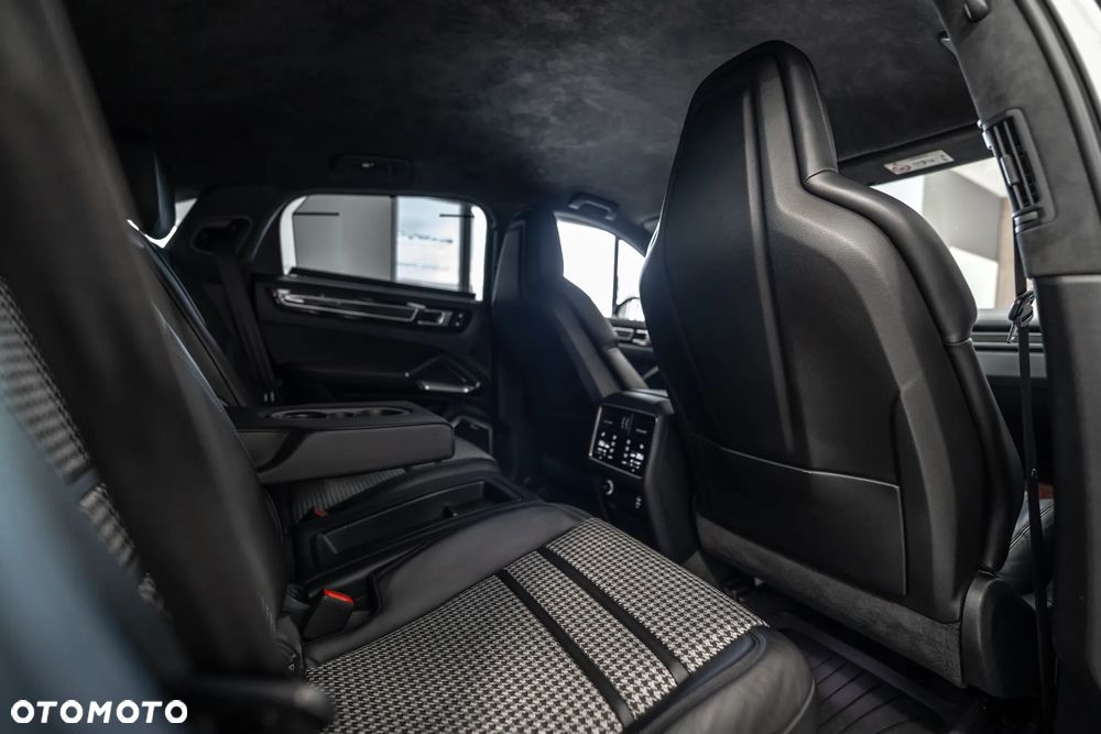 Porsche Cayenne - 37