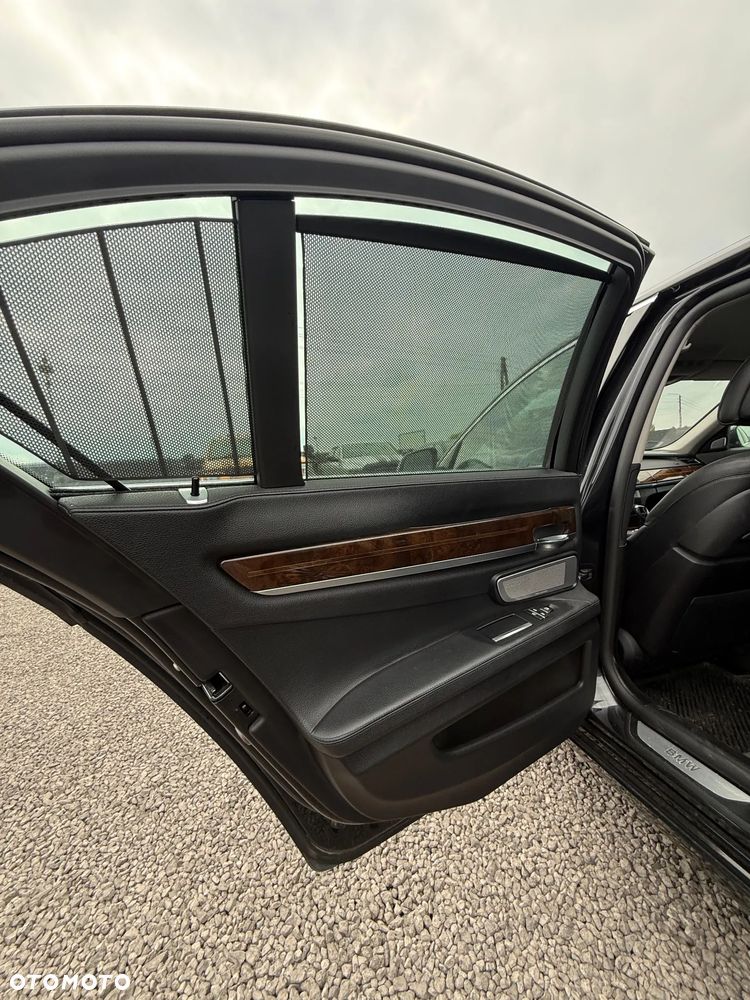 BMW Seria 7 750d xDrive - 22