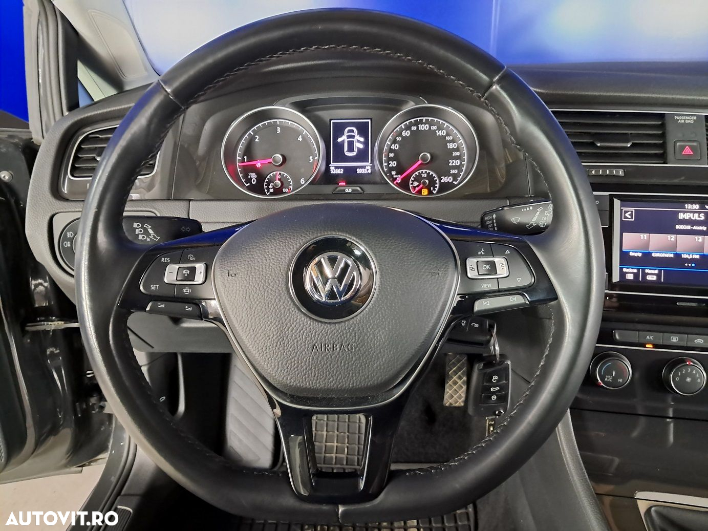 Volkswagen Golf - 11
