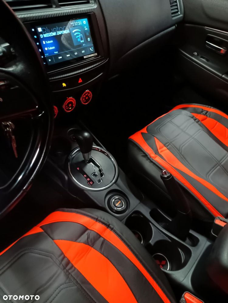 Mitsubishi Outlander - 3