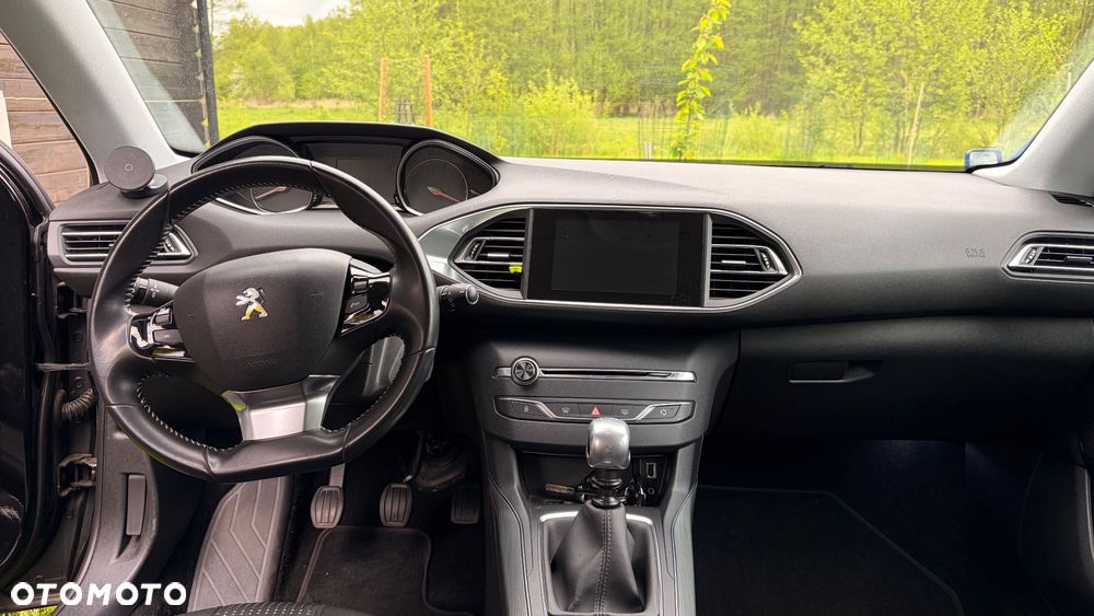 Peugeot 308 PureTech 130 GPF Stop & Start Allure Business-Paket - 8