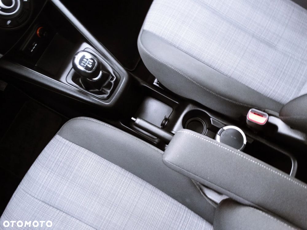 Kia Venga 1.4 CRDi 90 Business Line - 32