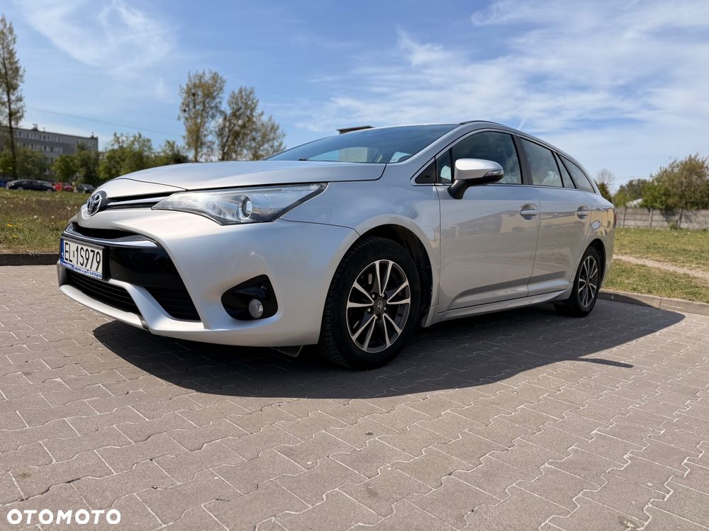 Toyota Avensis 1.8 Premium - 16