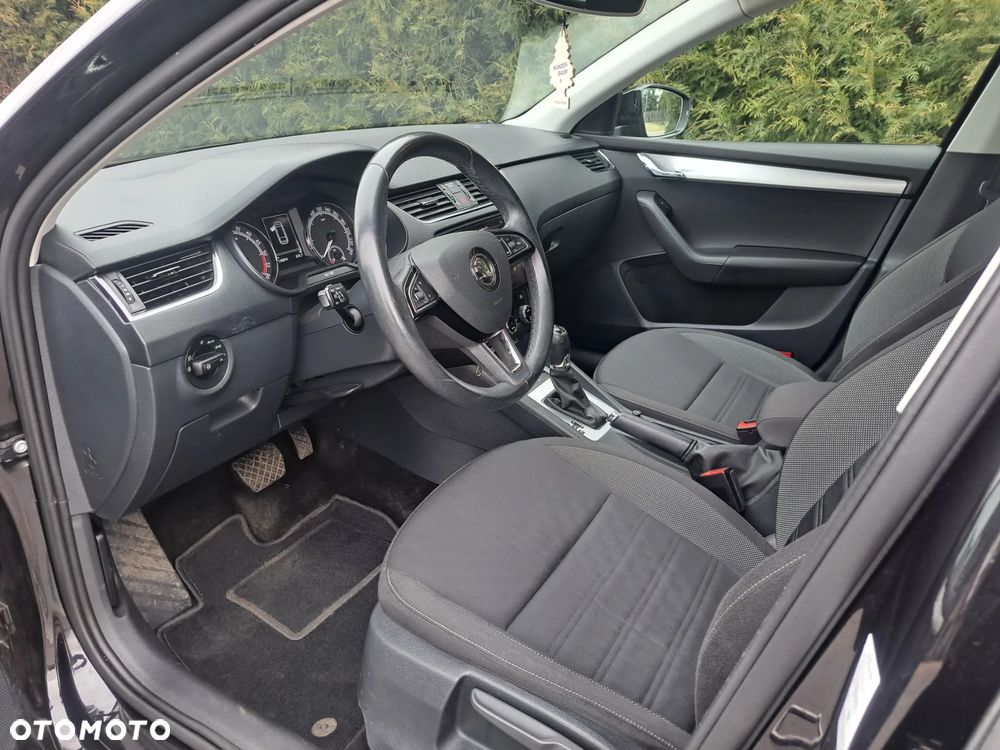 Skoda Octavia 2.0 TDI Edition DSG - 12